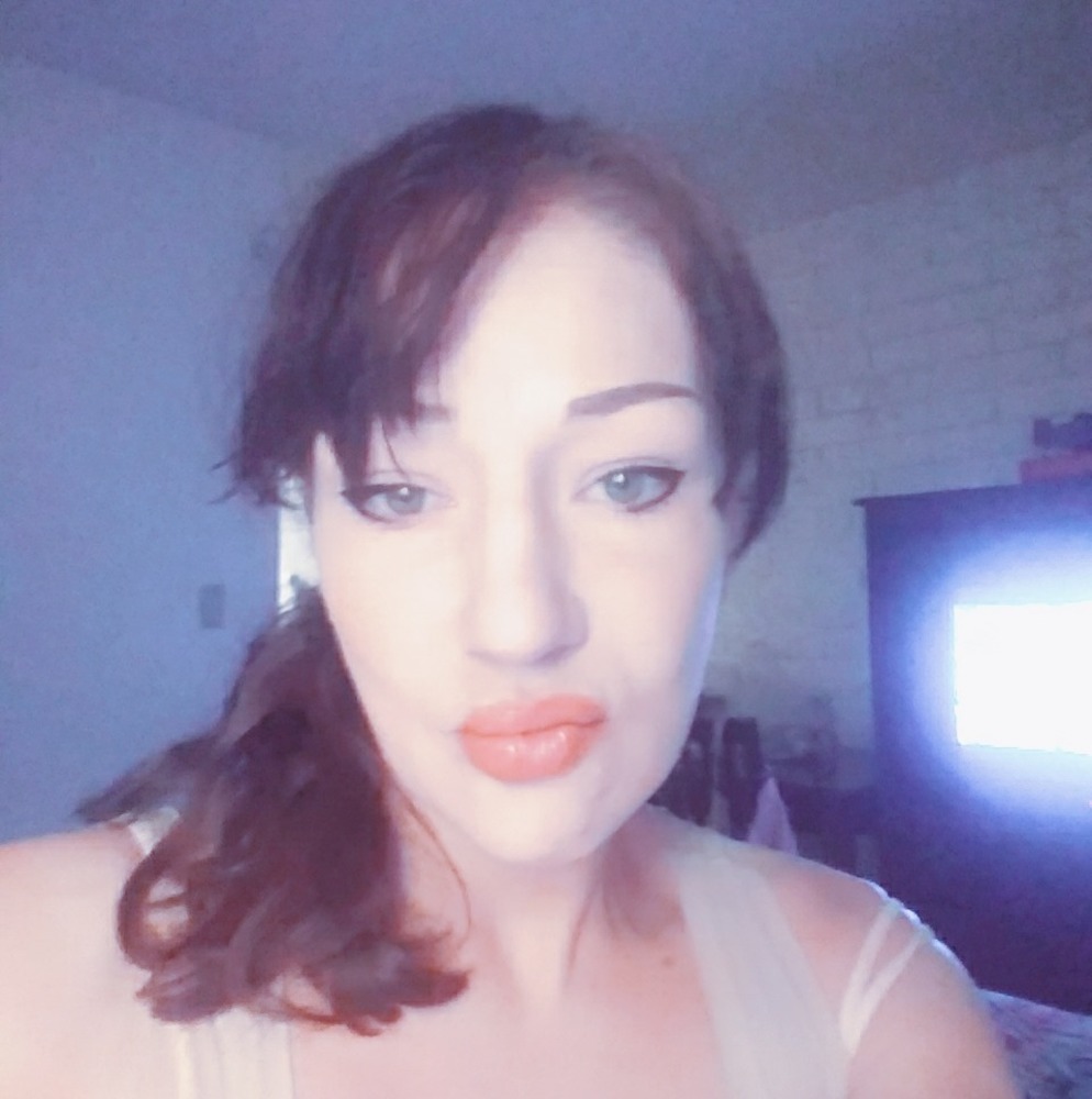 Meet your Posher, Alicia